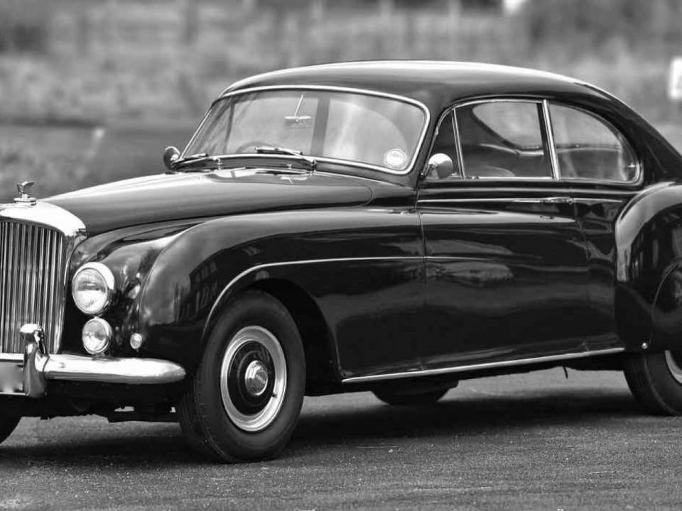 Image 4/7 of Bentley R-Type Continental (1953)