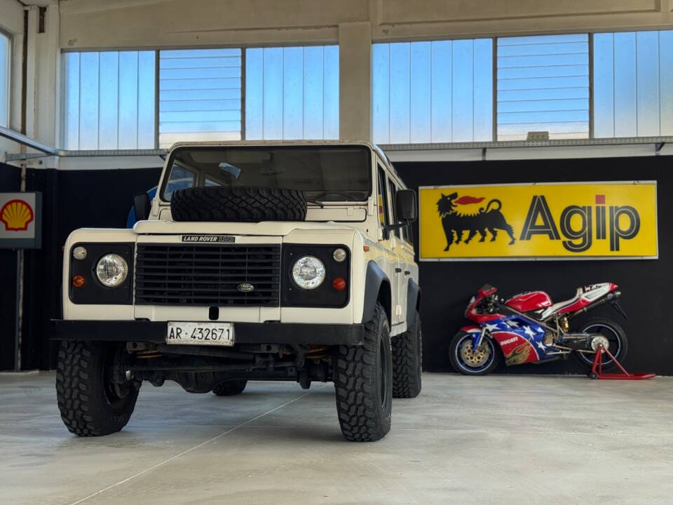 Image 2/45 de Land Rover Defender 110 (1991)