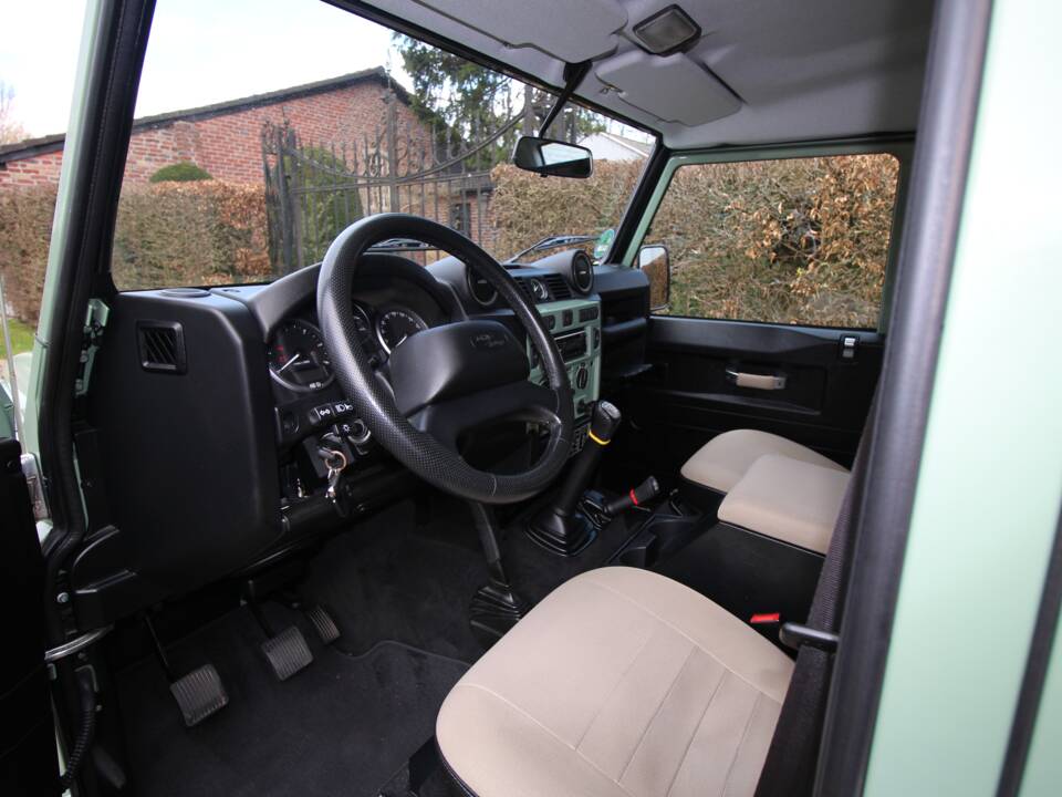 Bild 16/24 von Land Rover Defender 110 Heritage (2015)