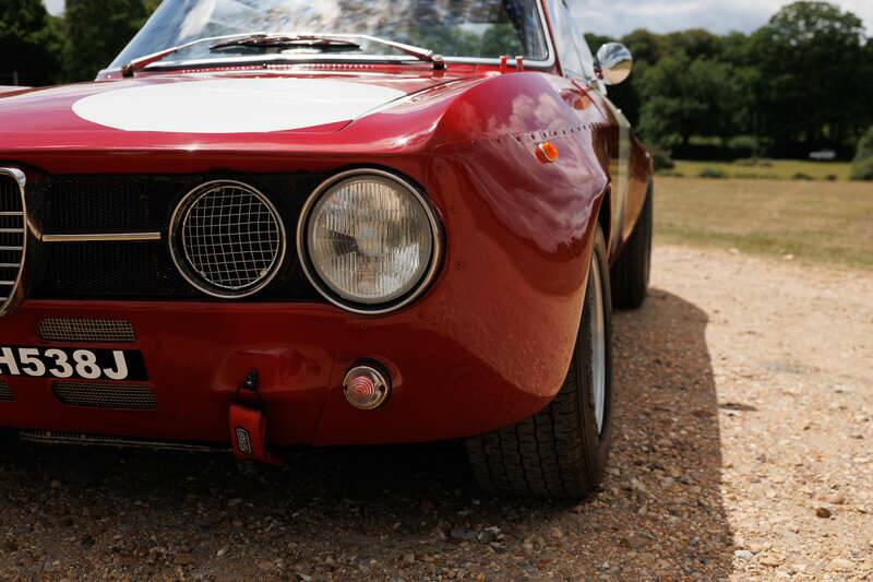 Image 27/50 de Alfa Romeo 1750 GT Veloce (1971)