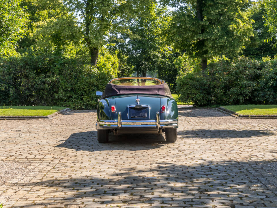 Image 8/37 of Jaguar XK 150 3.8 S OTS (1959)