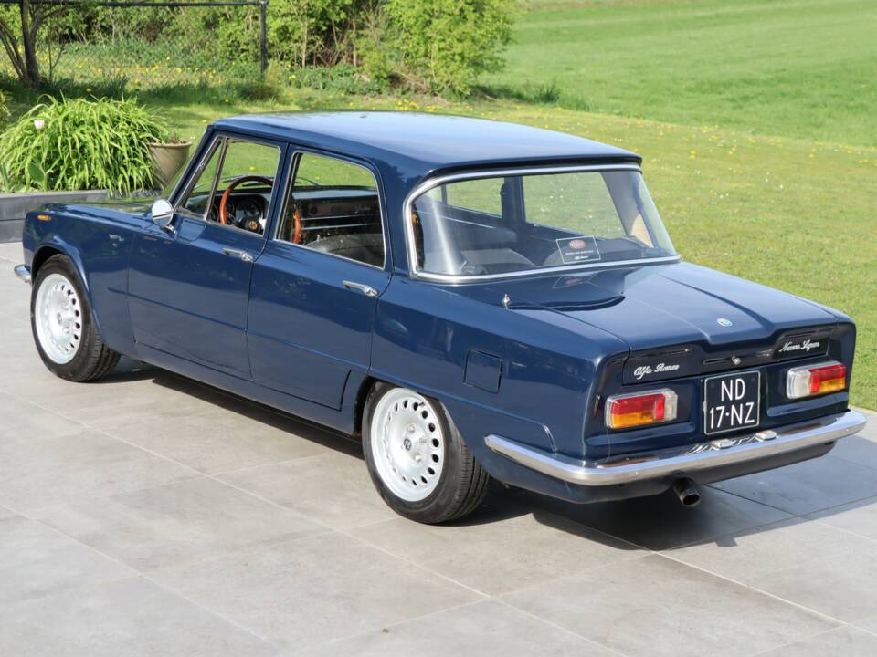 Image 9/50 of Alfa Romeo Giulia Nuova Super 1600 (1978)