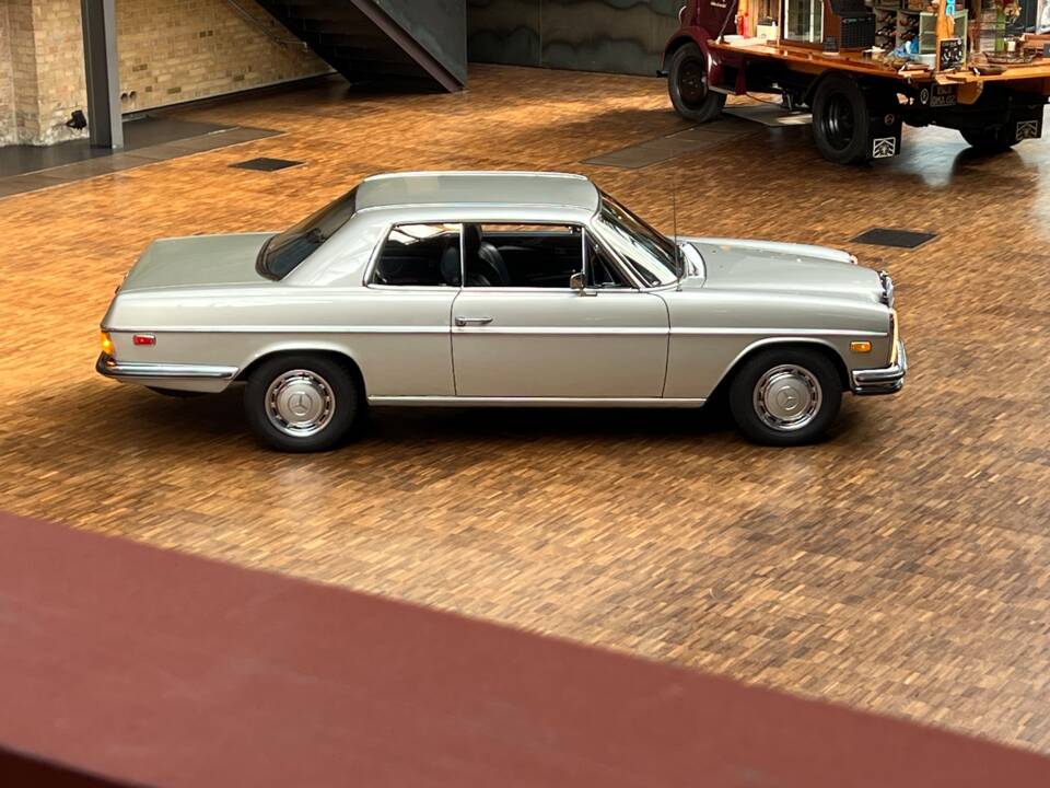 Image 8/41 de Mercedes-Benz 250 C (1970)