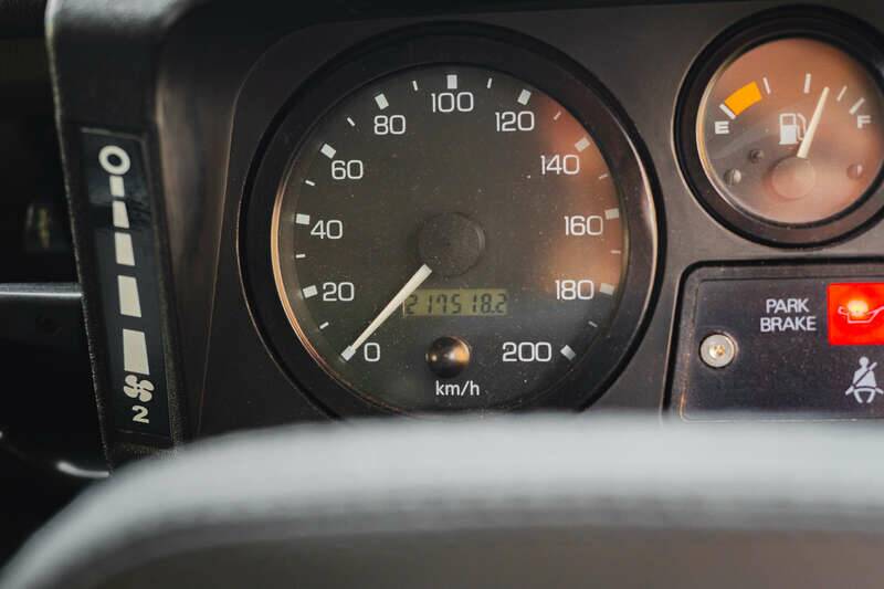 Image 10/41 of Land Rover Defender 90 "50th Anniversary" (1999)