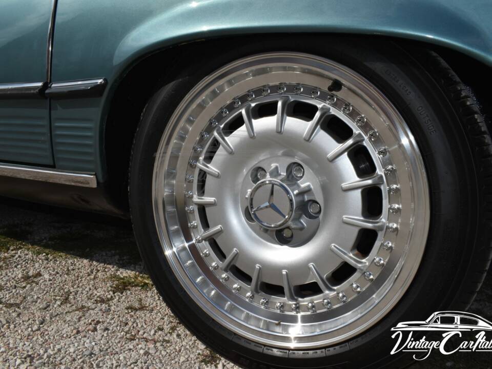 Image 36/75 de Mercedes-Benz 560 SL (1986)