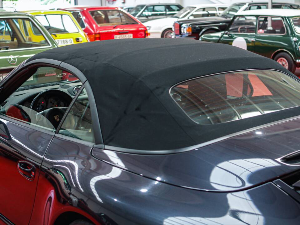 Image 27/48 of Porsche 911 Carrera 4S (2007)