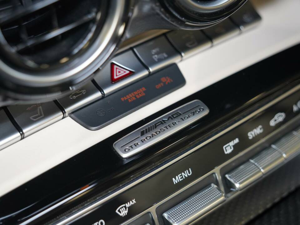 Image 40/44 of Mercedes-AMG GT-R (2021)