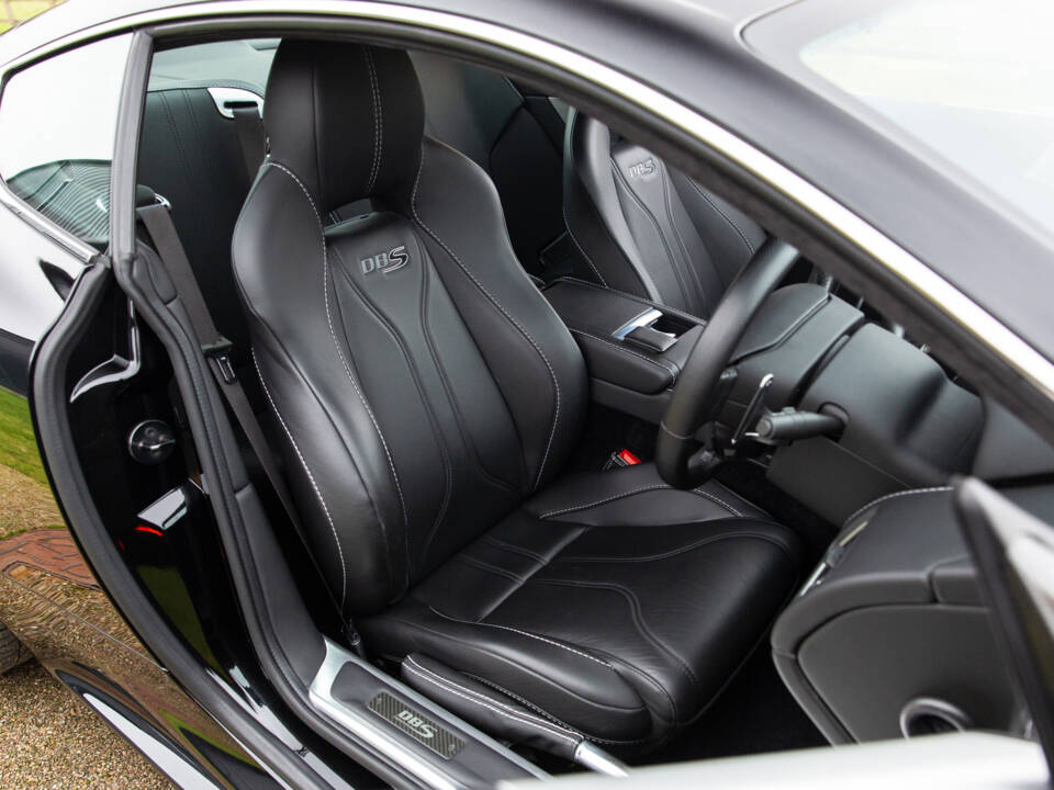 Immagine 52/98 di Aston Martin DBS (2010)