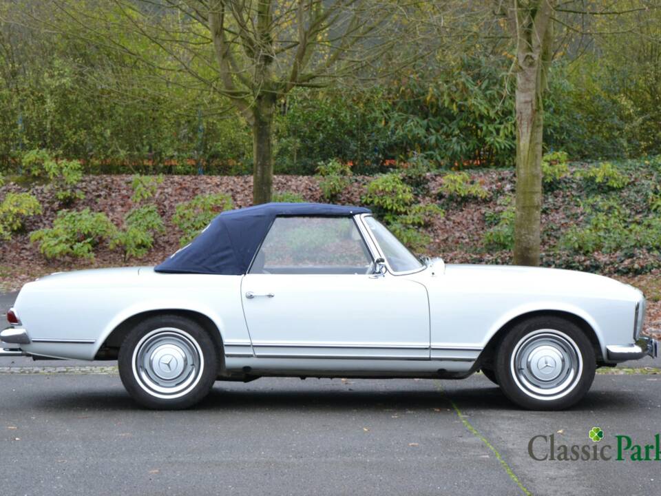 Image 26/50 of Mercedes-Benz 250 SL (1966)