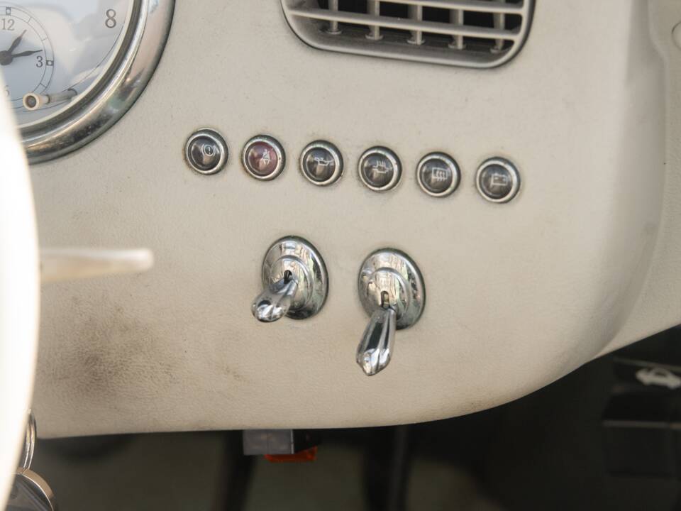 Bild 12/50 von Nissan Figaro (1991)