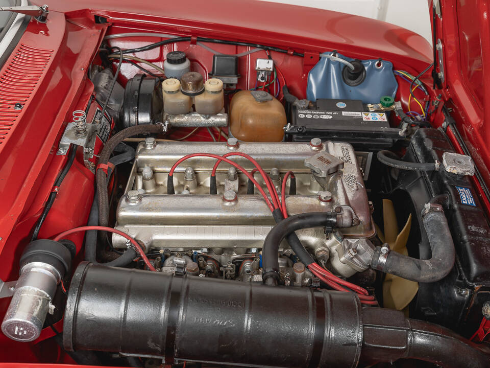Bild 6/37 von Alfa Romeo 2000 GT Veloce (1973)