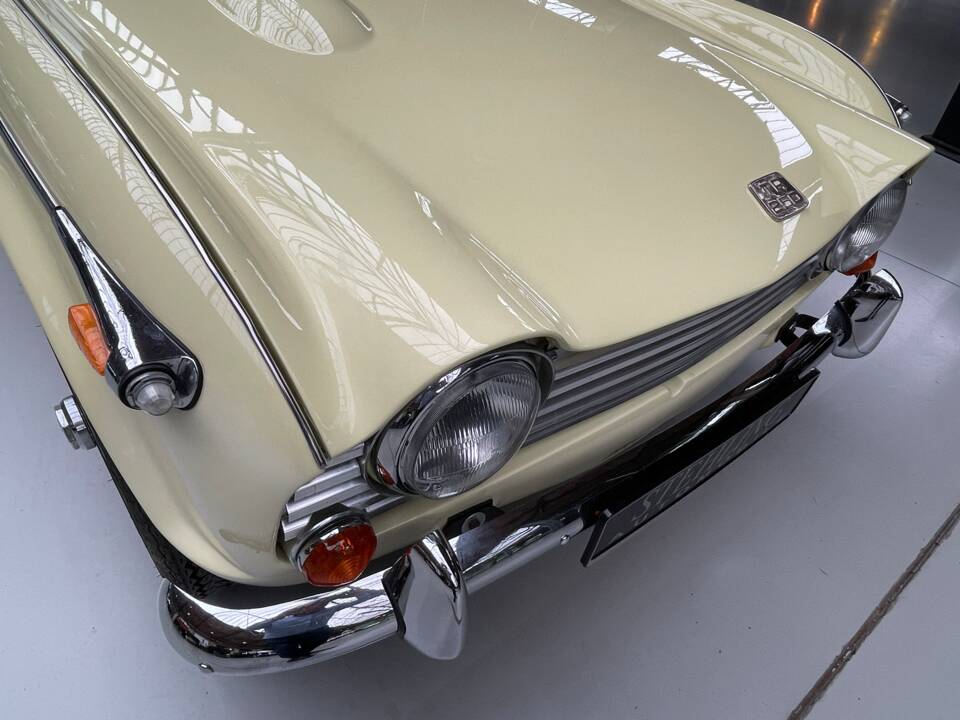 Afbeelding 6/39 van Triumph TR 250 (1967)