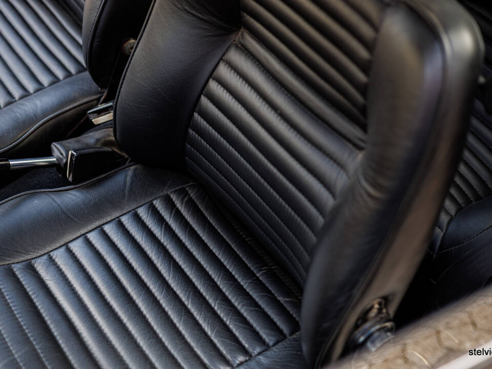 Image 34/43 of Alfa Romeo 2000 GT Veloce (1972)
