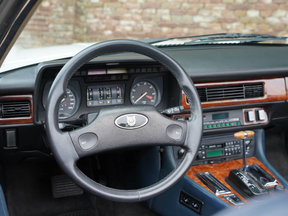 Image 11/50 of Jaguar XJS 5.3 V12 (1988)