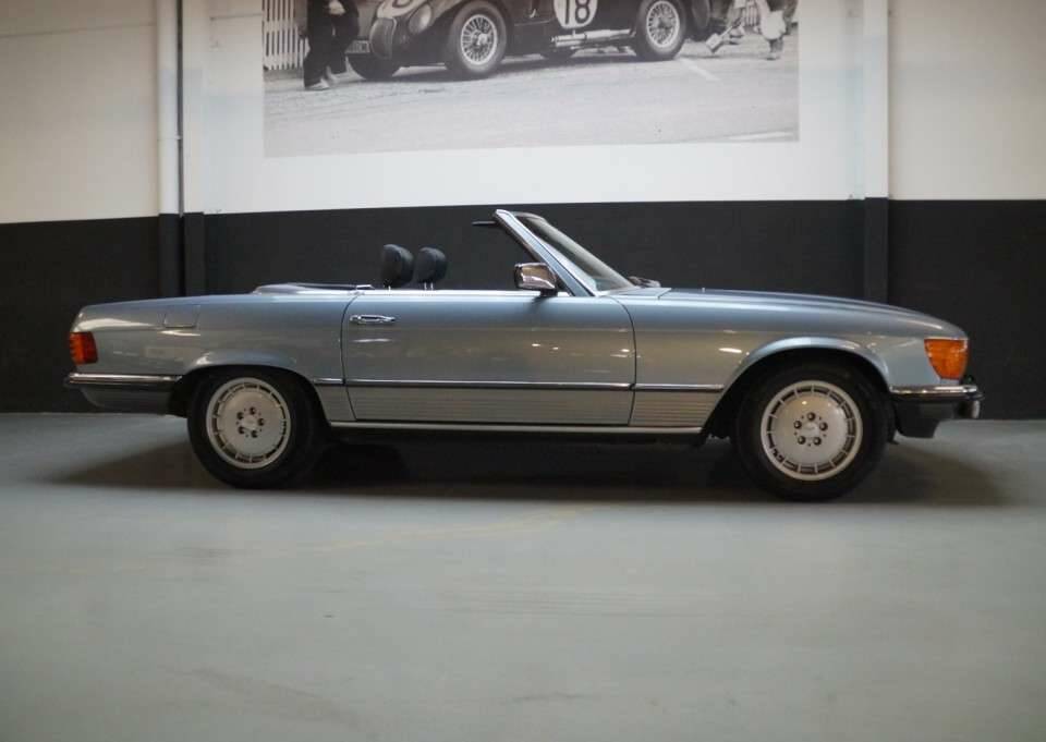 Image 4/41 of Mercedes-Benz 500 SL (1986)