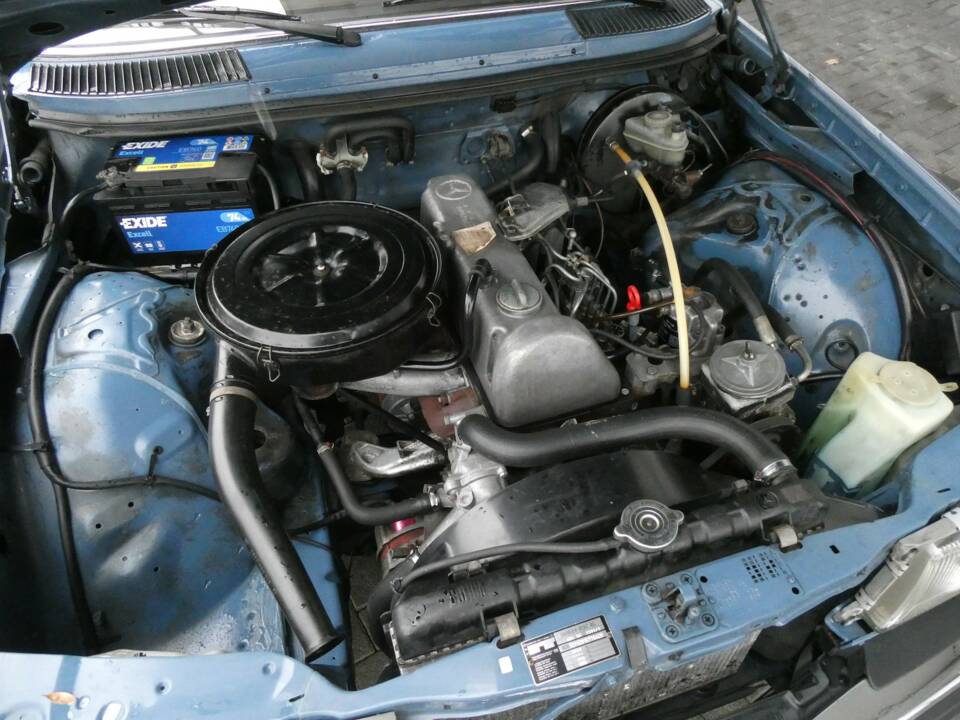 Bild 15/21 von Mercedes-Benz 200 D (1983)