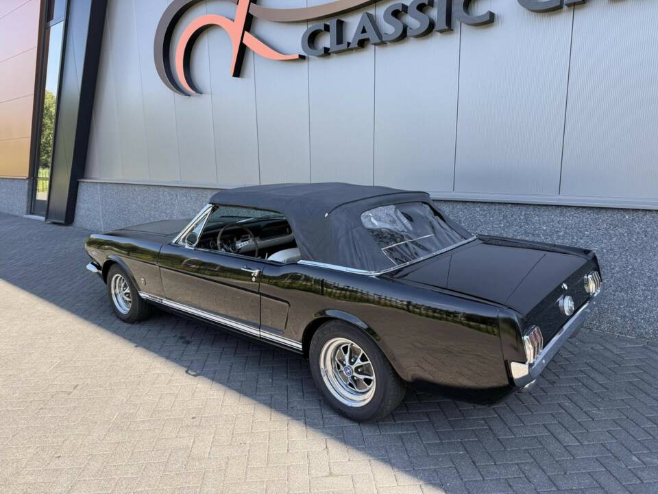Image 14/47 de Ford Mustang 390 GTA (1966)
