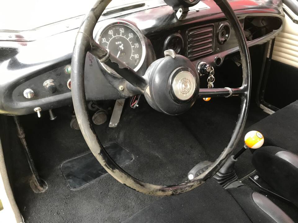 Image 5/10 of Nash Metropolitan (1958)