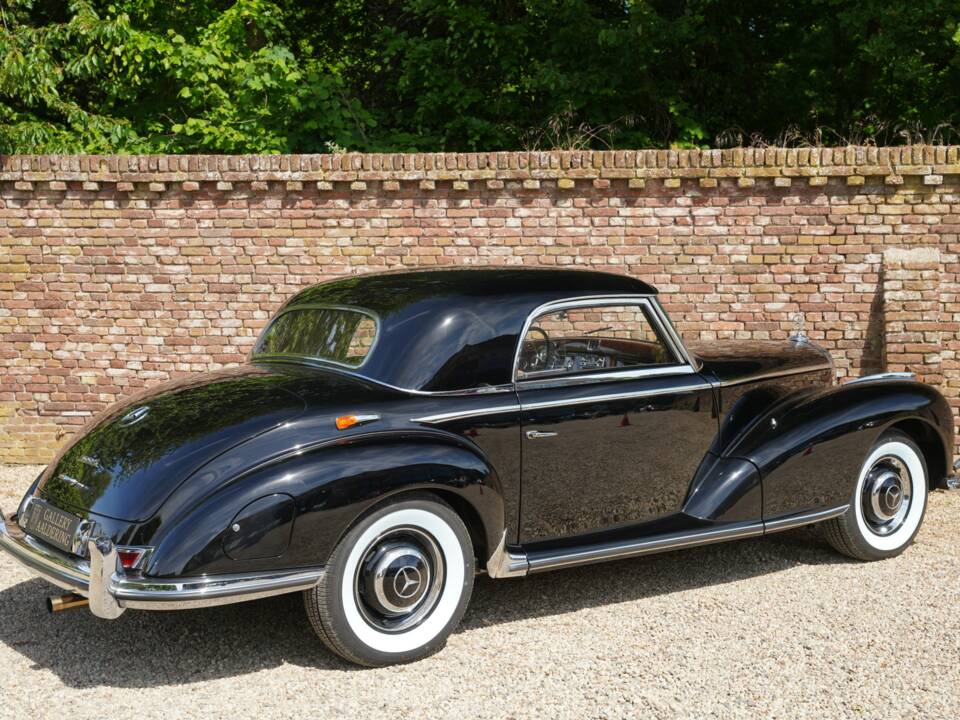 Image 18/50 of Mercedes-Benz 300 S (1953)
