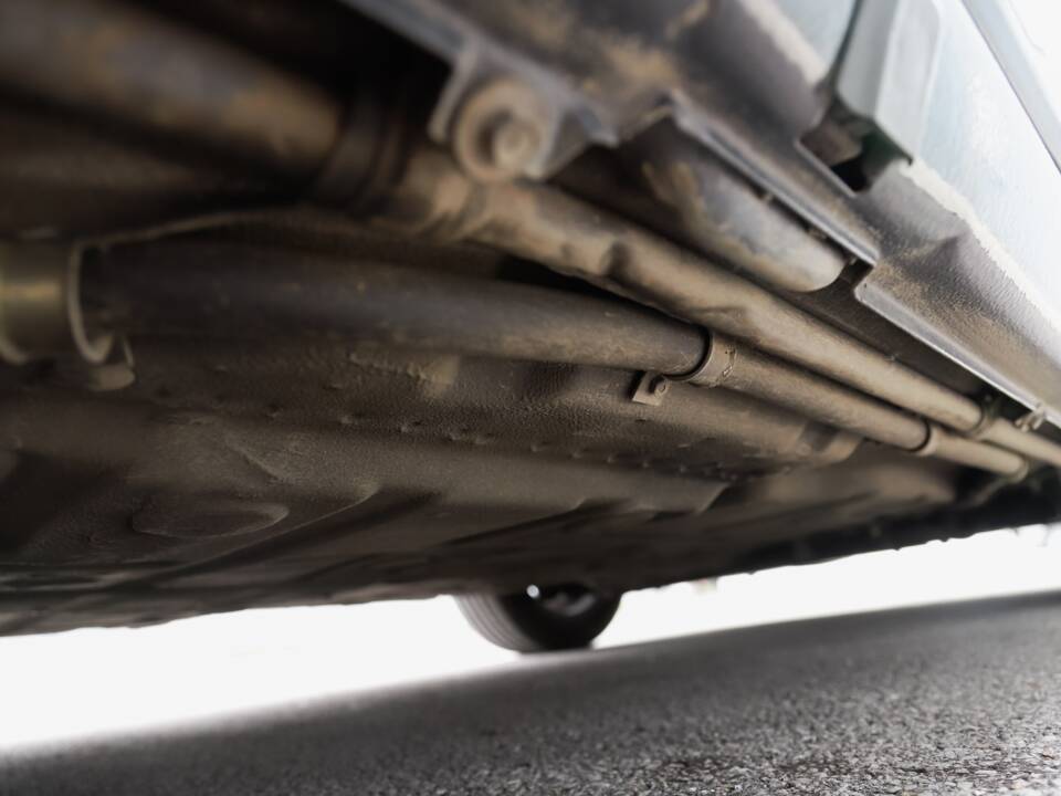 Image 98/108 de Porsche 911 Carrera 3.2 (1989)