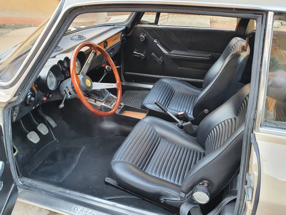 Image 3/15 of Alfa Romeo 2000 GT Veloce (1972)