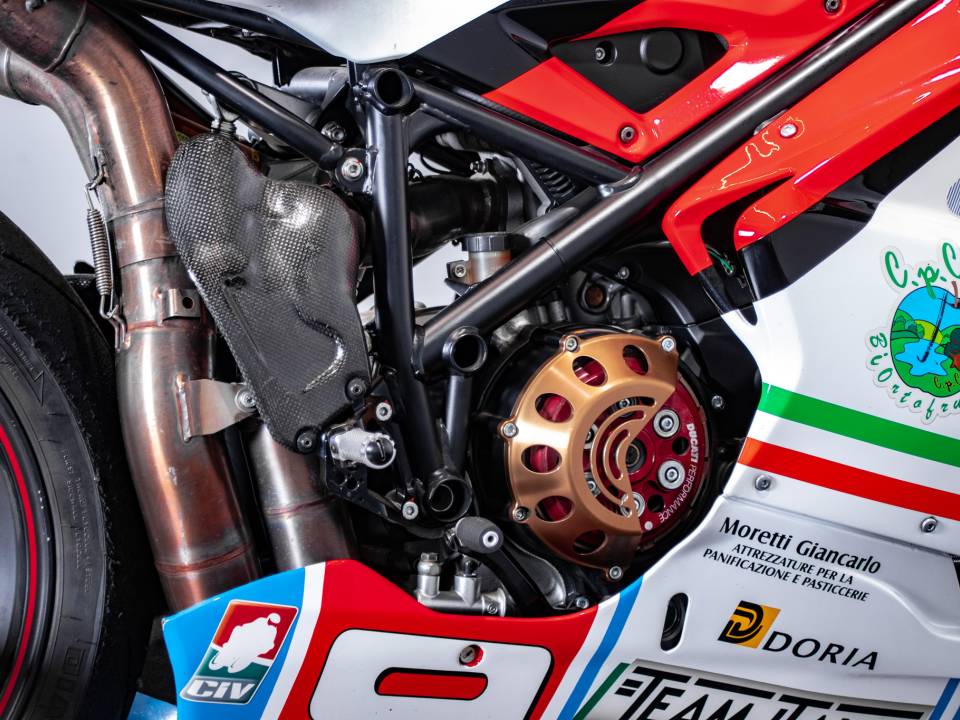 Image 31/50 de Ducati DUMMY (2010)