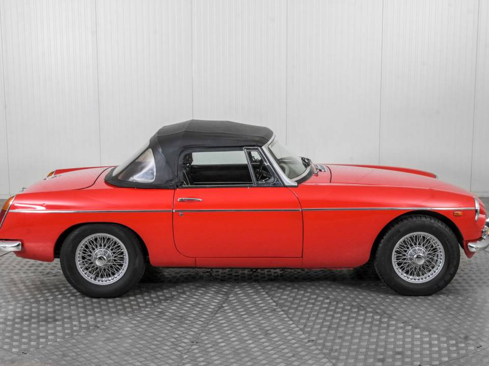 Image 50/50 de MG MGB (1965)