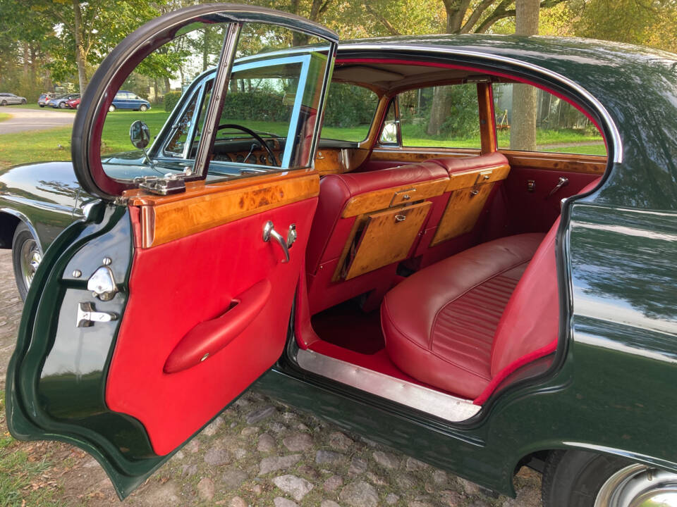 Image 11/52 de Jaguar 420 G (1967)