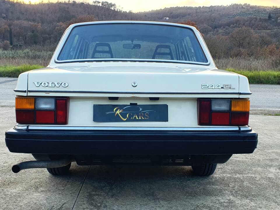 Image 11/50 of Volvo 244 DLS (1978)