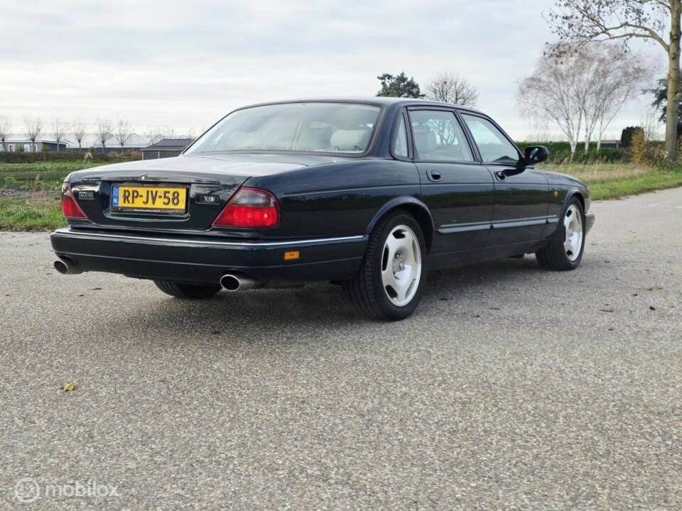 Bild 8/31 von Jaguar XJR 4.0 Supercharged (1997)