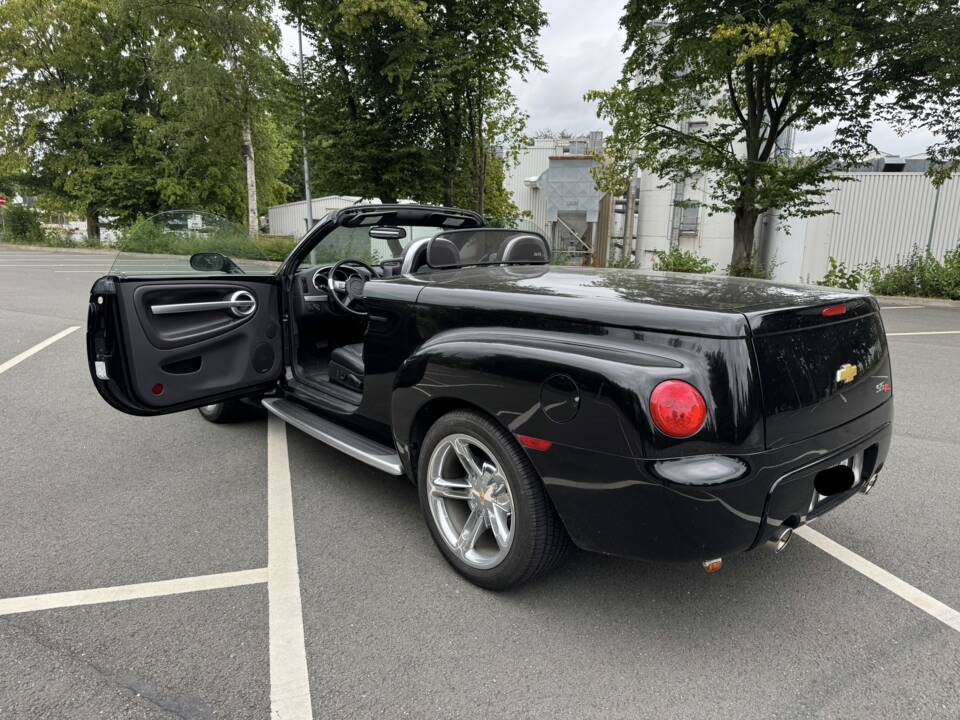 Image 5/10 of Chevrolet SSR (2005)