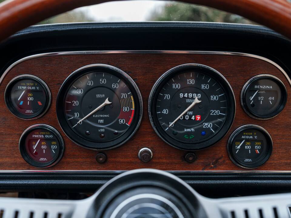 Image 20/28 of FIAT Dino Spider (1968)