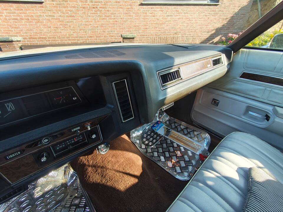 Image 8/13 of Chevrolet Caprice Estate (1973)