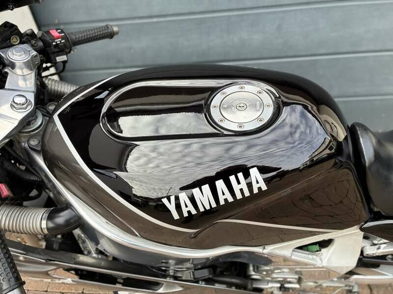 Image 10/18 of Yamaha FZR 400 (1998)