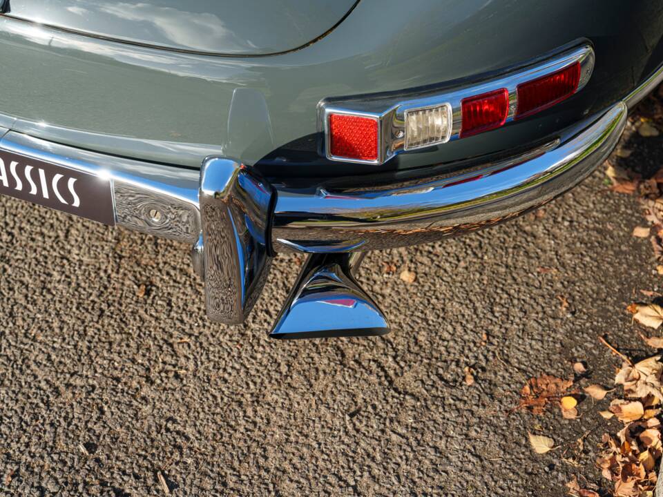 Image 14/25 de Mercedes-Benz 300 SL Roadster (1961)