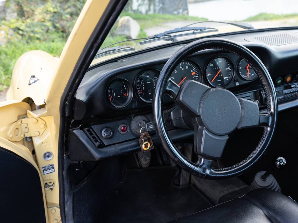 Image 28/58 of Porsche 911 2.7 S (1974)