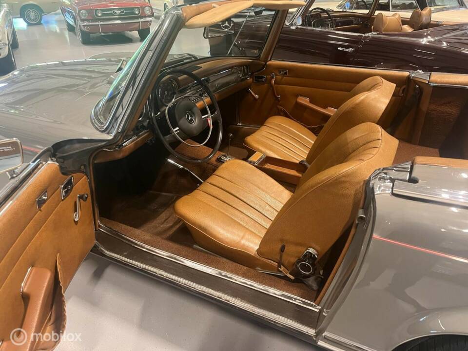 Immagine 29/33 di Mercedes-Benz 280 SL (1968)