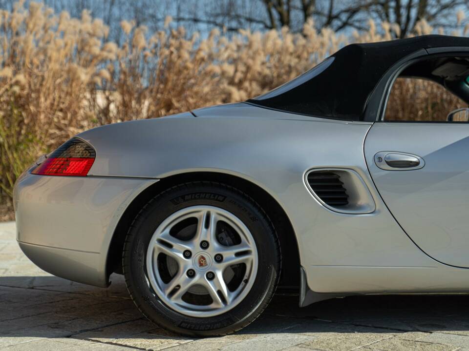 Image 14/50 of Porsche Boxster (1997)