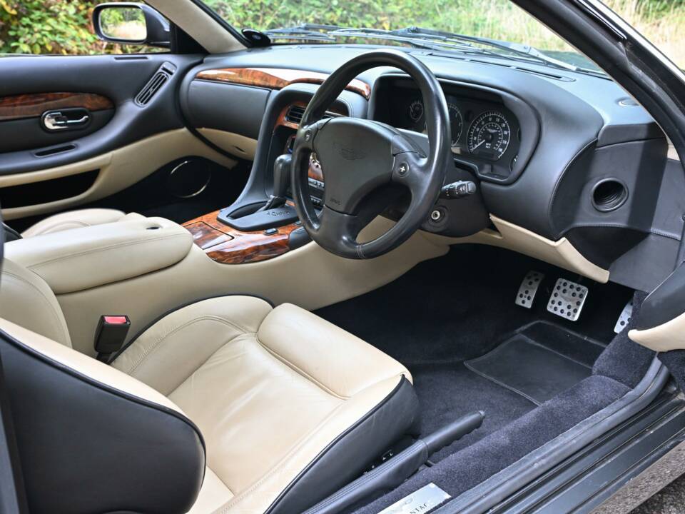 Image 31/50 de Aston Martin DB 7 Vantage (2002)
