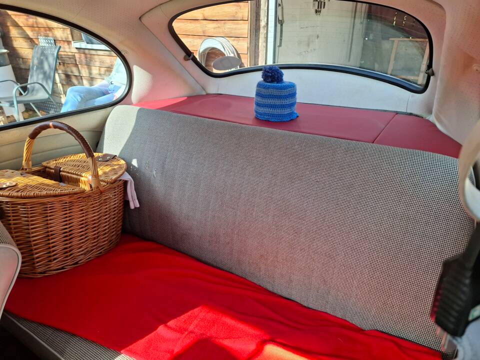 Image 9/9 of Volkswagen Beetle 1500 (1968)