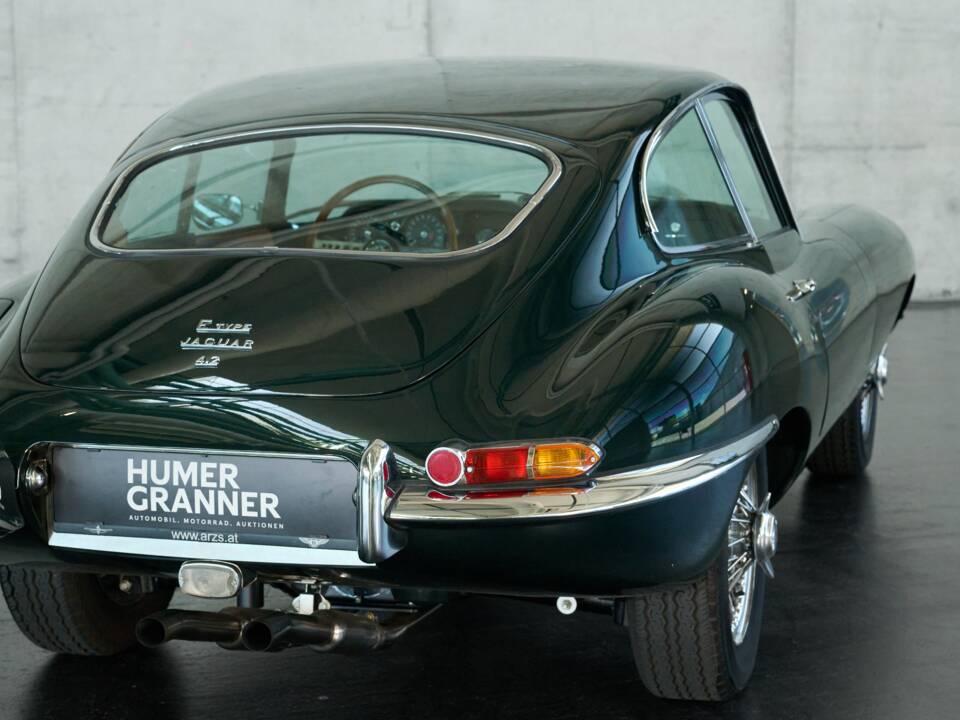 Image 35/50 de Jaguar E-Type (1970)
