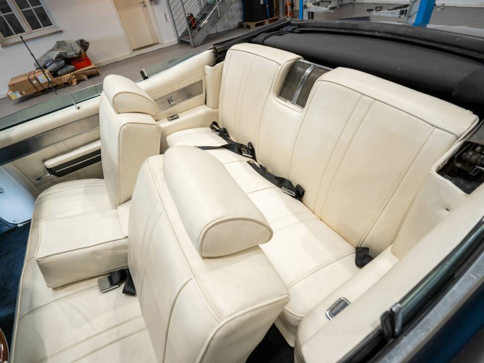 Bild 20/38 von Buick Wildcat Convertible (1969)