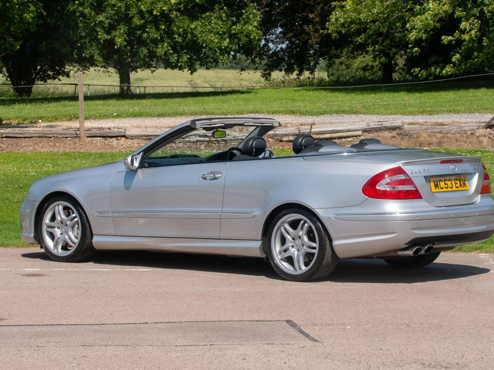 Image 3/50 of Mercedes-Benz CLK 55 AMG (2003)
