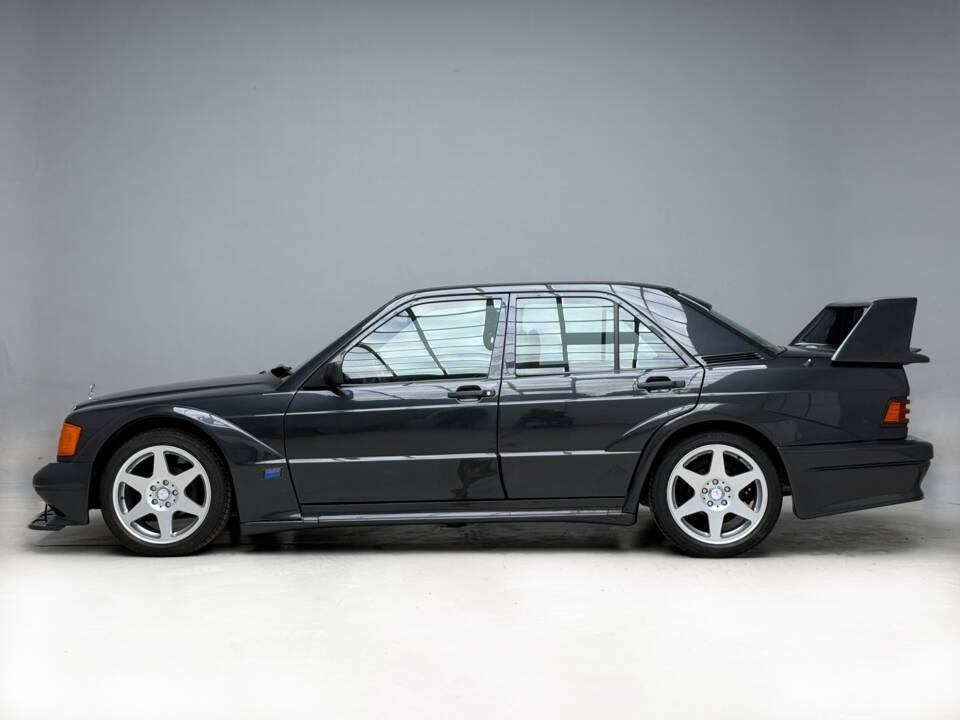 Image 2/21 of Mercedes-Benz 190 E 2.5-16 (1993)
