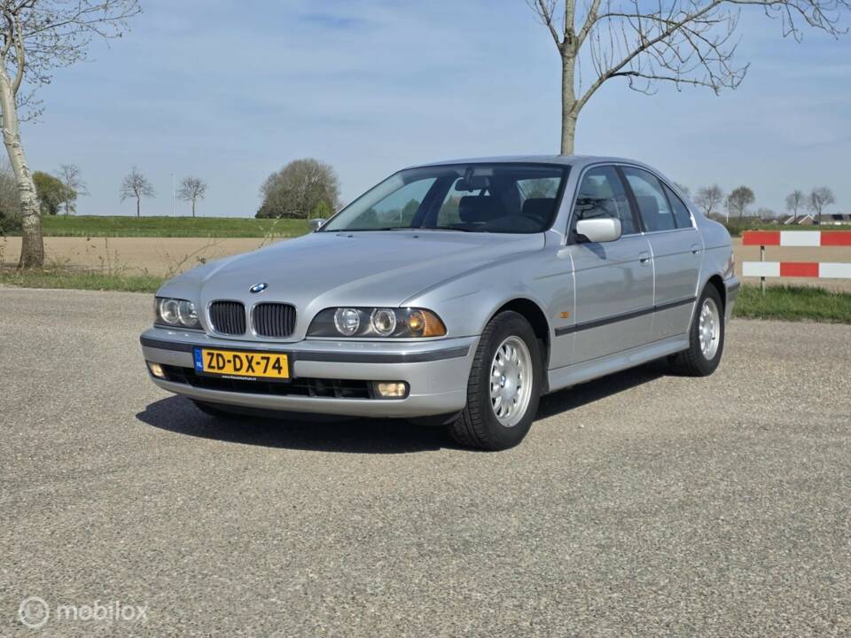 Imagen 4/37 de BMW 523i (1999)