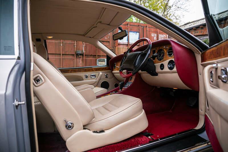 Image 35/50 of Bentley Continental R (1996)