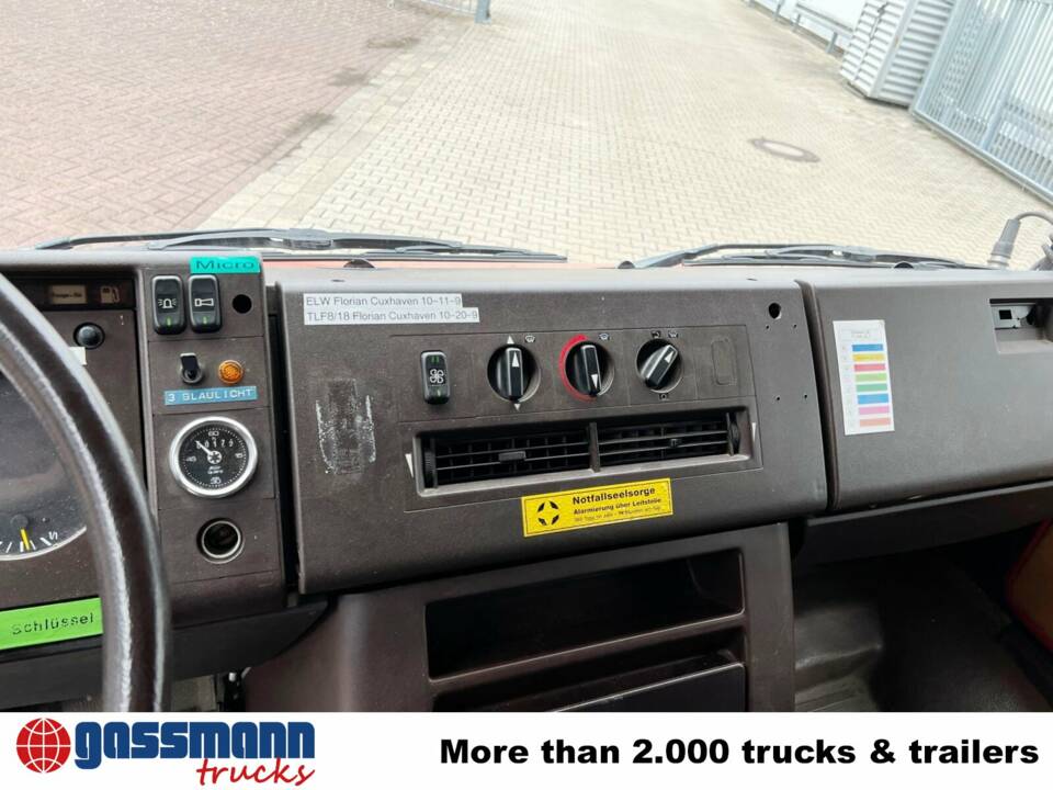 Image 11/15 of Mercedes-Benz T2 711 D (1988)