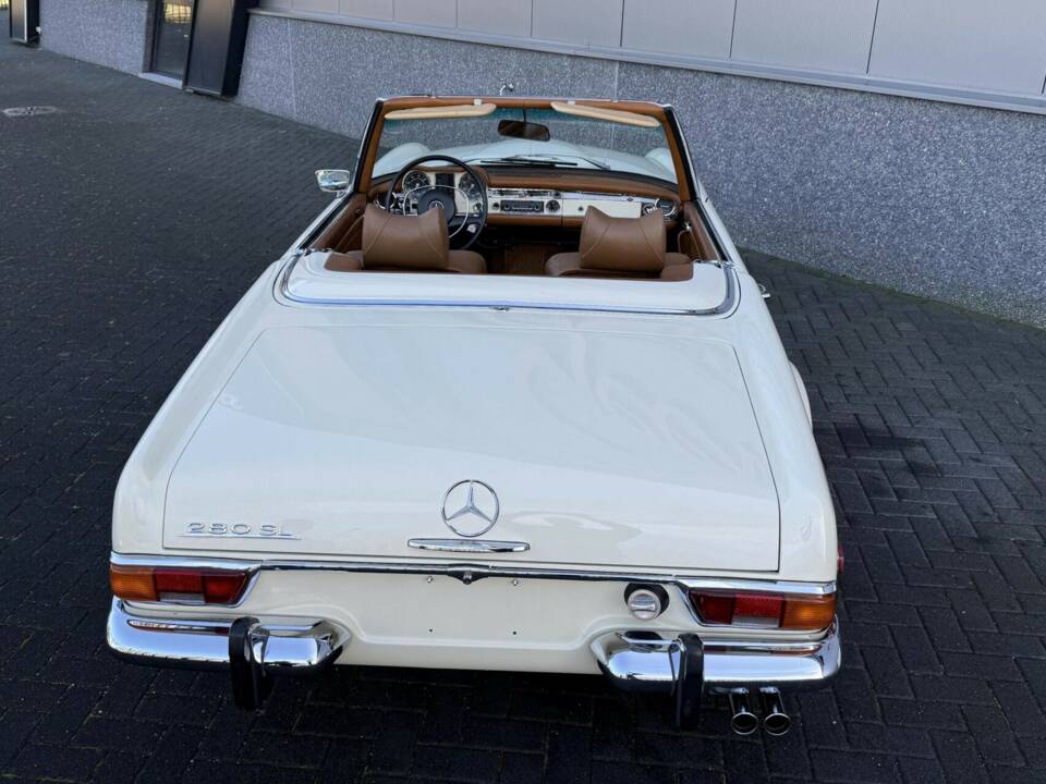 Image 15/48 of Mercedes-Benz 280 SL (1970)