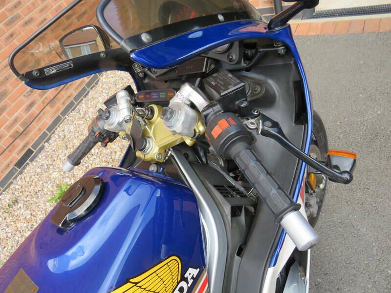 Bild 9/43 von Honda VF 1000RG (1988)