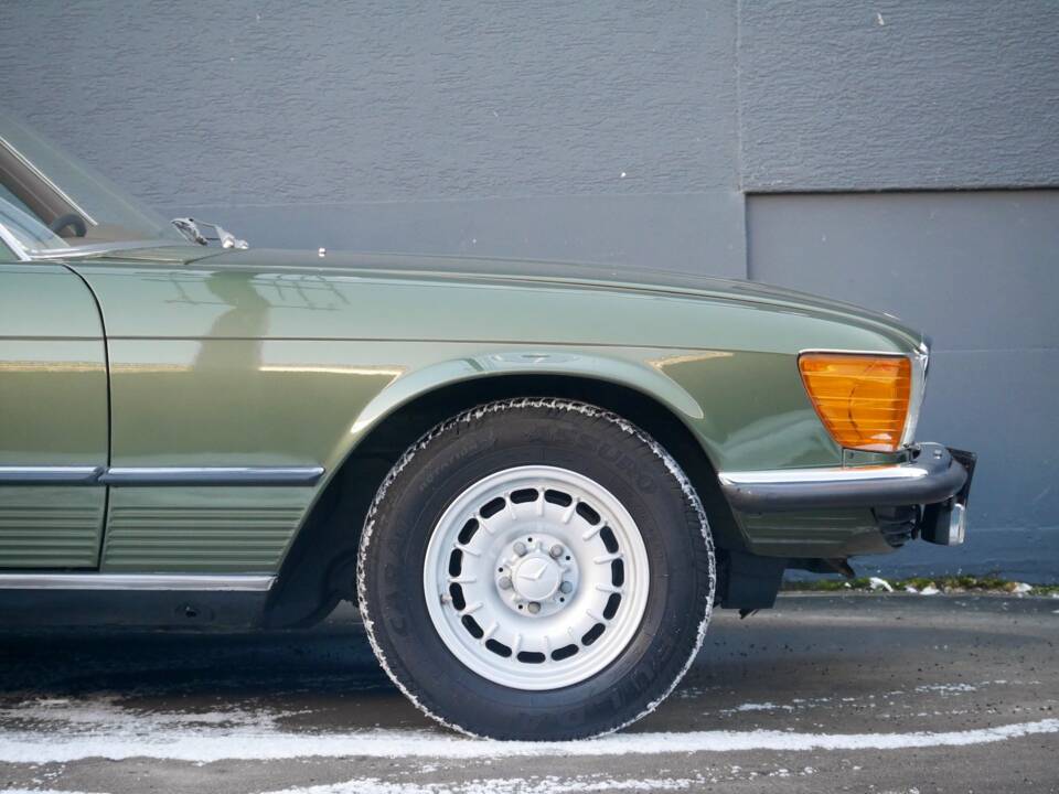 Afbeelding 28/41 van Mercedes-Benz 280 SLC (1977)